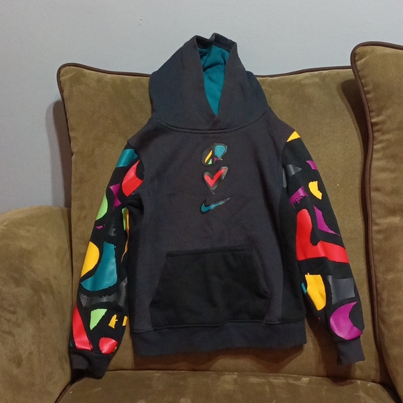 Nike boys multi color hoodie has patches that feel like leather. - Picture 3 of 17
